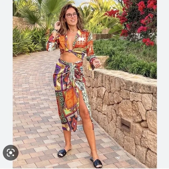 Zara printed crop blouse - never worn - Picture 7 of 7